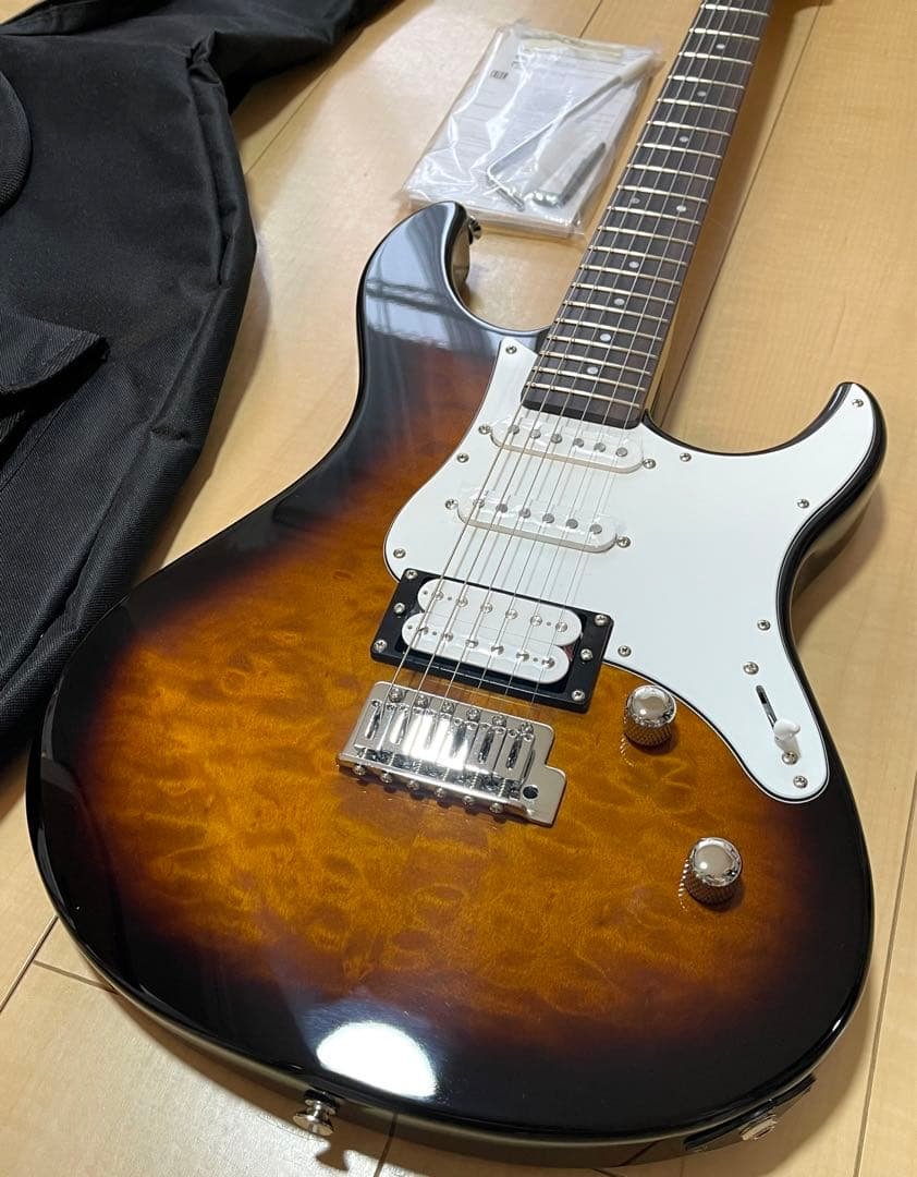 Yamaha Pacifica 212VFM